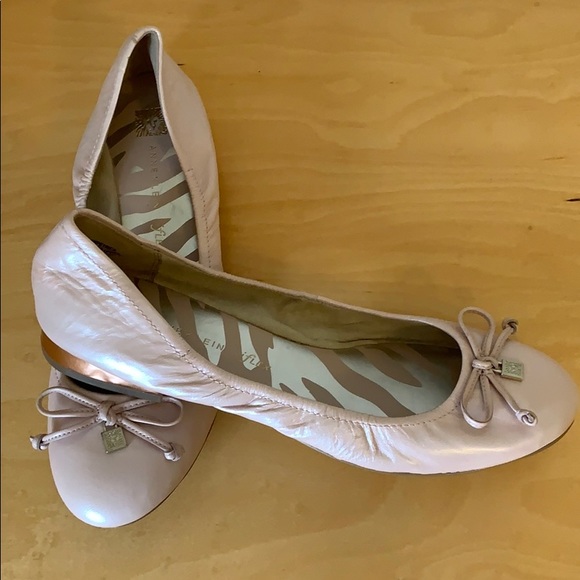 Anne Klein Shoes - Anne Klein Iflex Pale Pink Flats Size 9 Like New